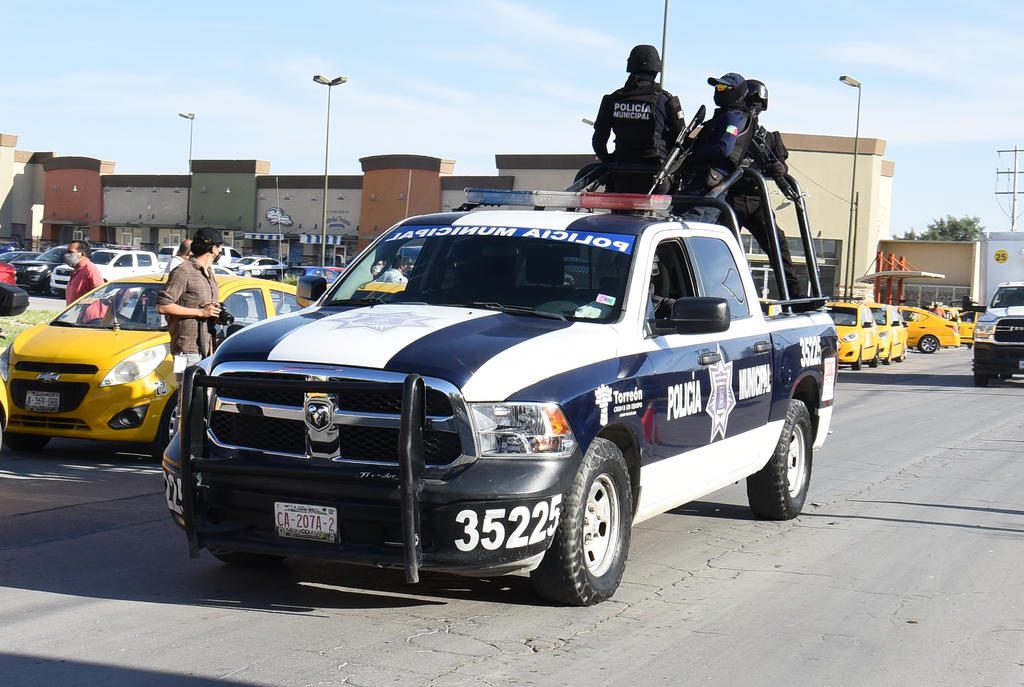 Caen tres sujetos en Torreón con unidades robadas