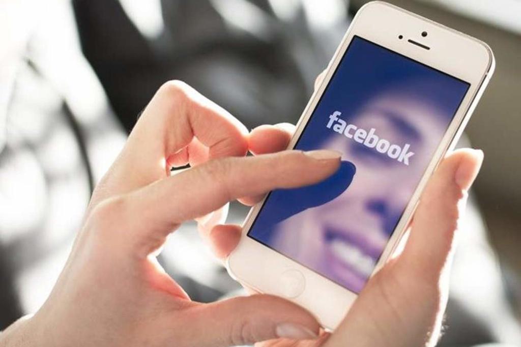 Vuelve Facebook a sus orígenes; crea red social para universidades