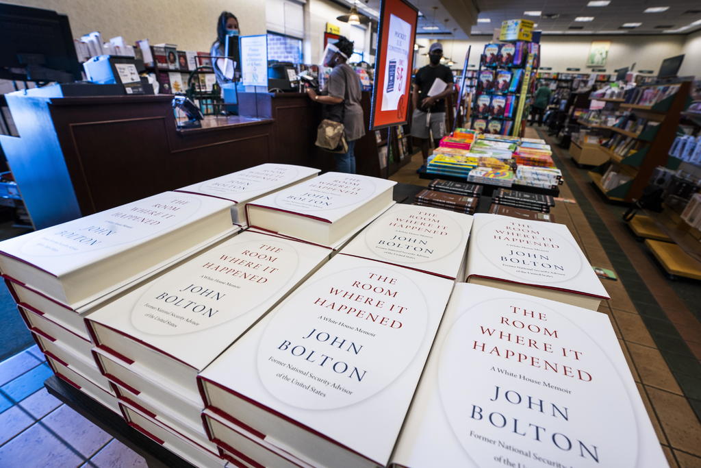 Abre EUA investigación criminal por libro del exasesor John Bolton