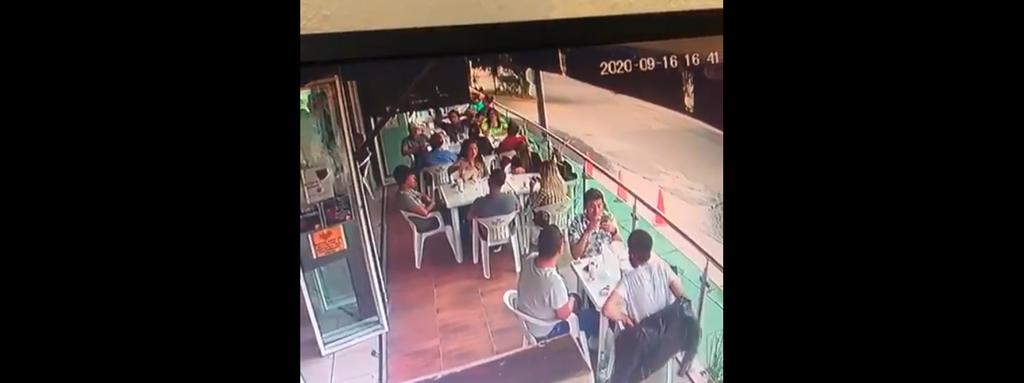 VIDEO: Asesinan a joven en restaurante de León, Guanajuato