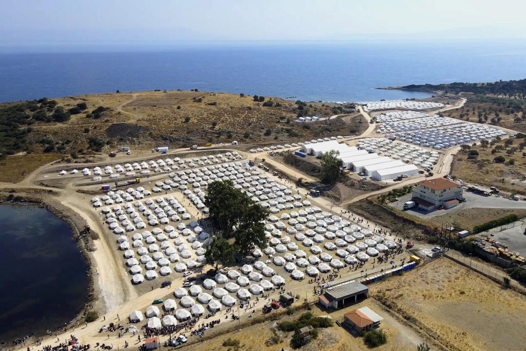 Nuevo campo de refugiados acoge alrededor de 7 mil personas en Lesbos