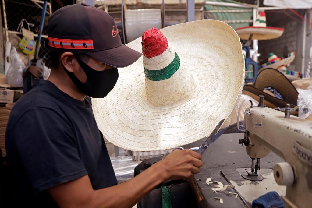En pandemia, caen ventas de sombreros tradicionales en México