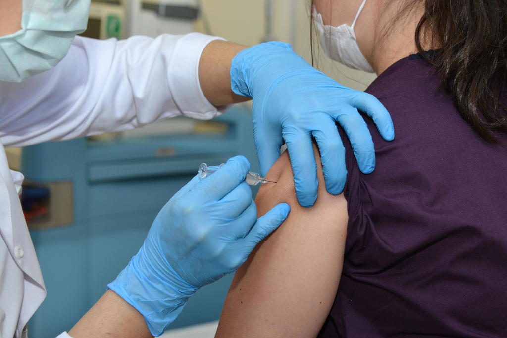 EUA y China, ausentes de red de la OMS para compartir vacuna contra COVID-19