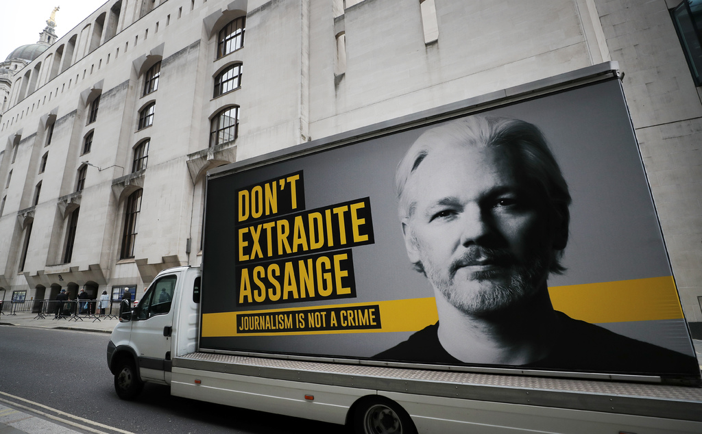 Revelan que expulsión de Assange de embajada ecuatoriana pudo ser negociada