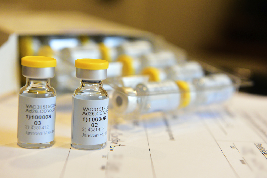 Ensayarán a gran escala vacuna contra COVID-19 en EUA