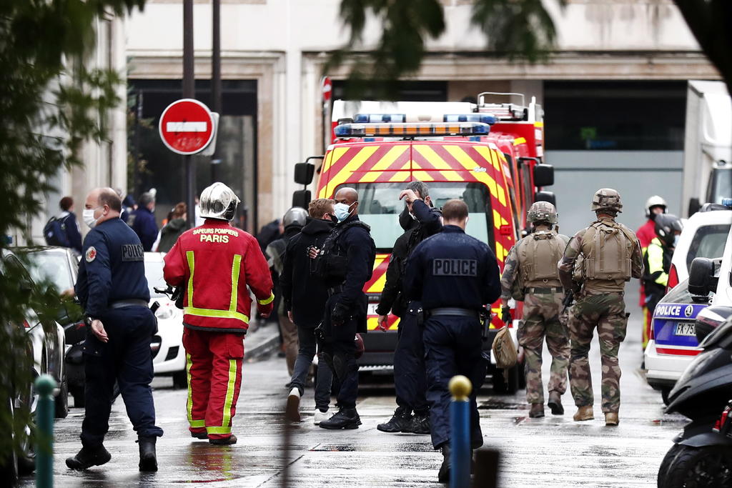 Ataque con cuchillo deja cuatro heridos en París