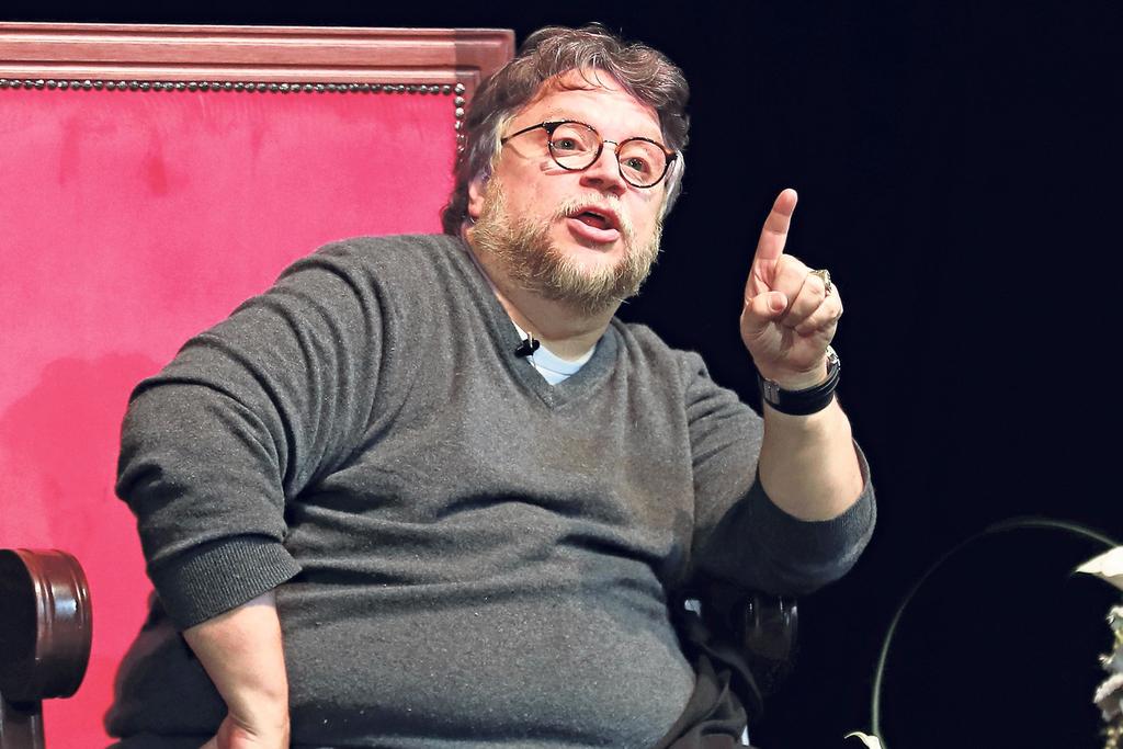 Guillermo del Toro felicita a joven ganador de oro en las Olimpiadas de Matemáticas