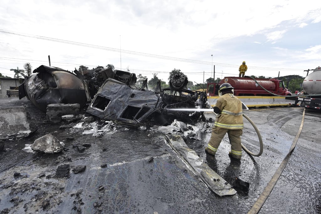 Explosión de camión deja cuatro muertos