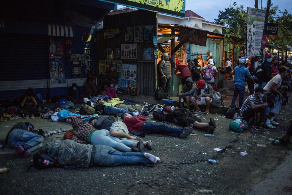 Migrantes hondureños se separan en Guatemala