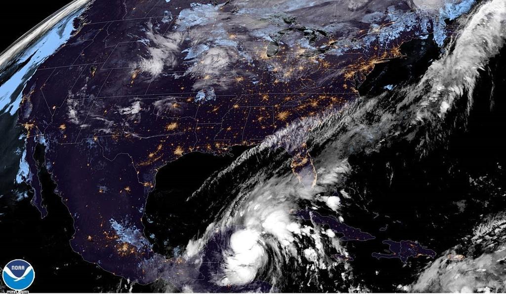 Tormenta tropical 'Gamma' se fortalece horas antes de tocar tierra en México