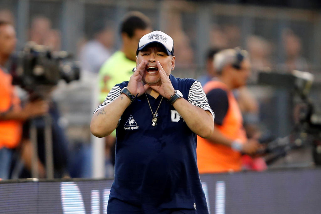 Maradona es puesto en aislamiento en espera de resultados COVID