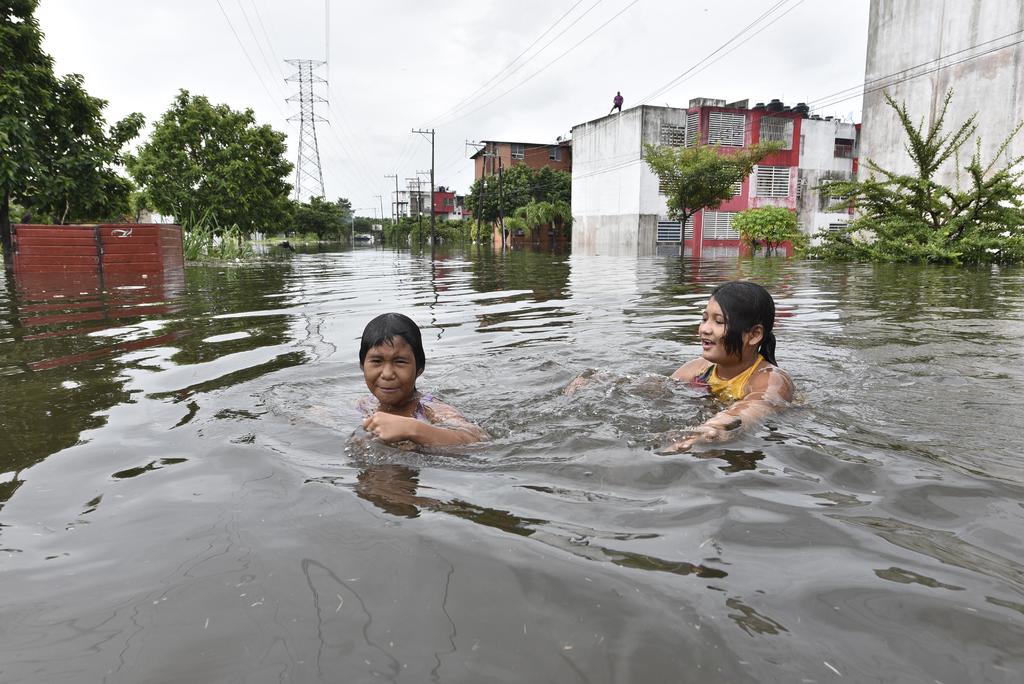 Afectados por inundaciones al sureste de México superan el medio millón