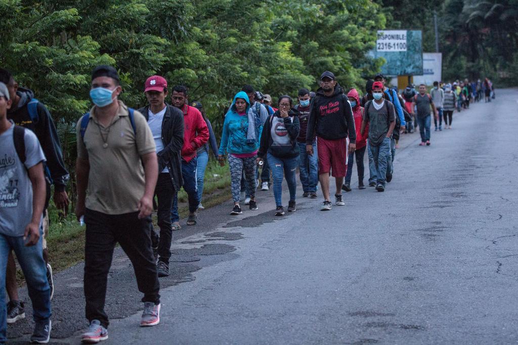 Caravana migrante de hondureños fue frenada en Guatemala: AMLO