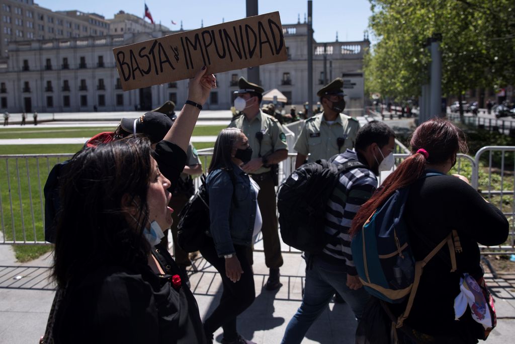 Madres de víctimas durante protestas en Chile piden justicia