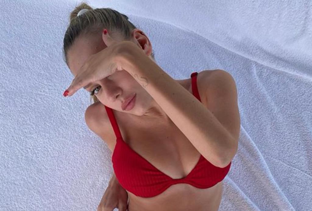 Ester Expósito impacta con bikini rojo en Instagram