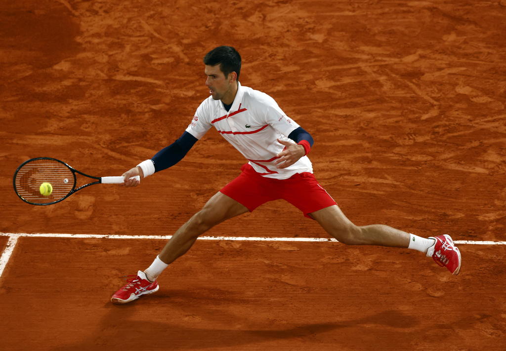 Novak Djokovic se recupera y está en semifinales