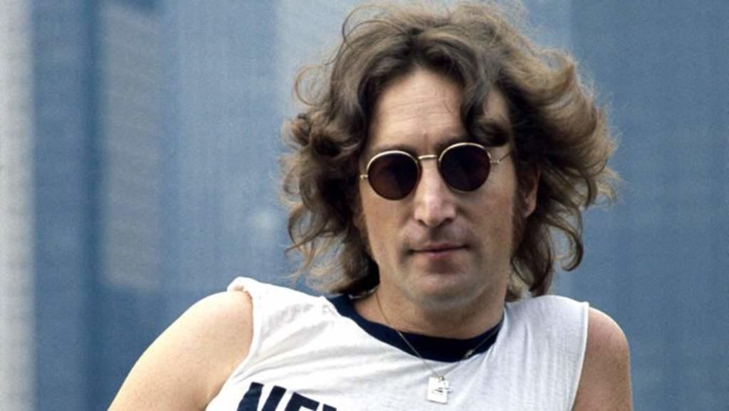 1940: Nace John Lennon, reconocido miembro fundador de The Beatles