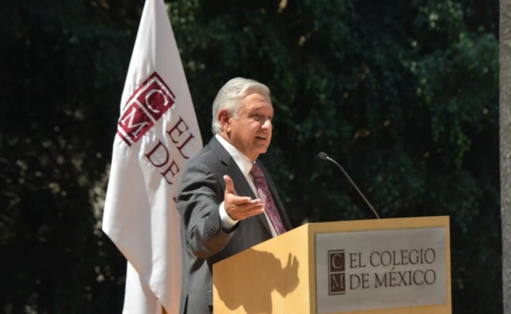 Pide AMLO en el Colmex promover estudios sobre corrupción en México