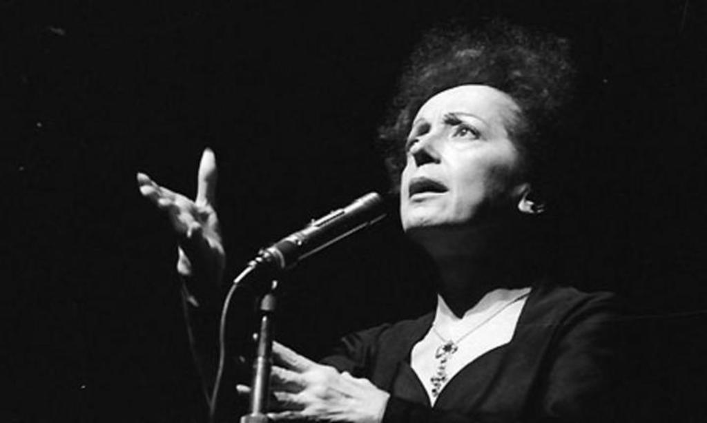 1963: Muere Edith Piaf, una de las cantantes francesas más aclamadas del siglo XX
