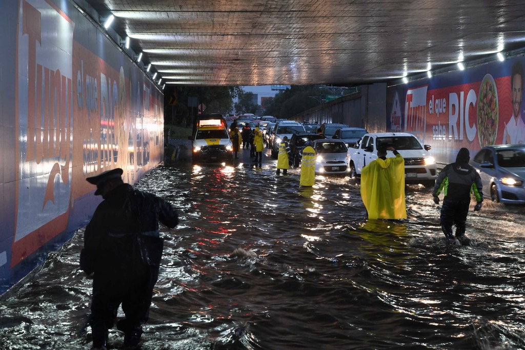 Van por protocolo por inundaciones en México