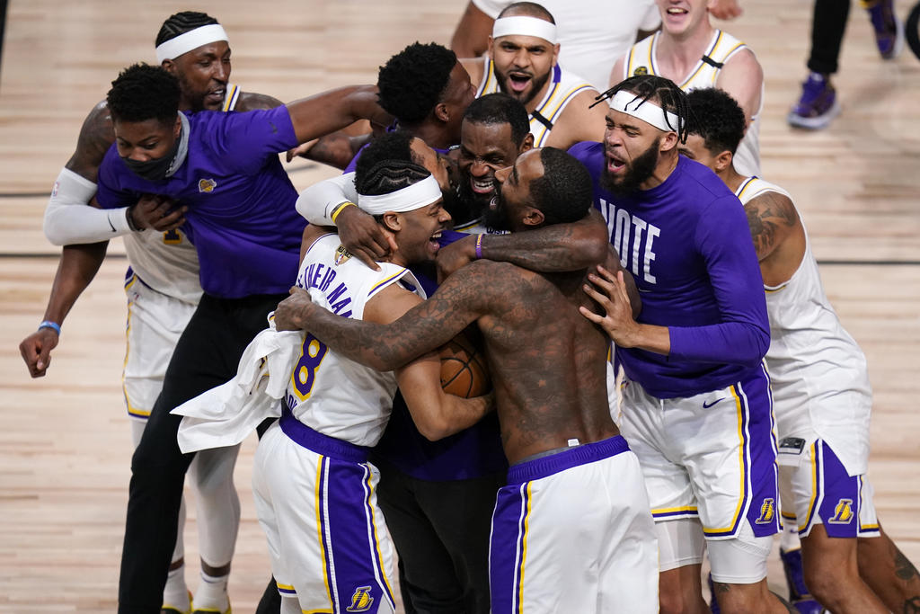 Vencen Lakers 106-93 a Heat de Miami en sexto partido de Finales de NBA