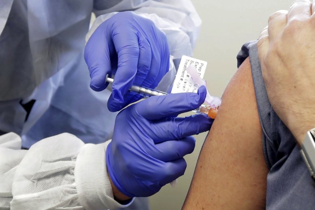 Suspenden ensayo de vacuna contra COVID-19 por enfermedad en EUA