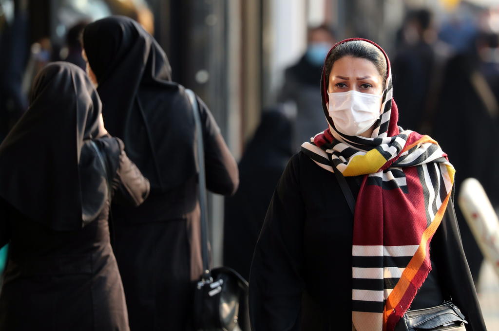 Irán bate récords de muertes y contagios de COVID-19
