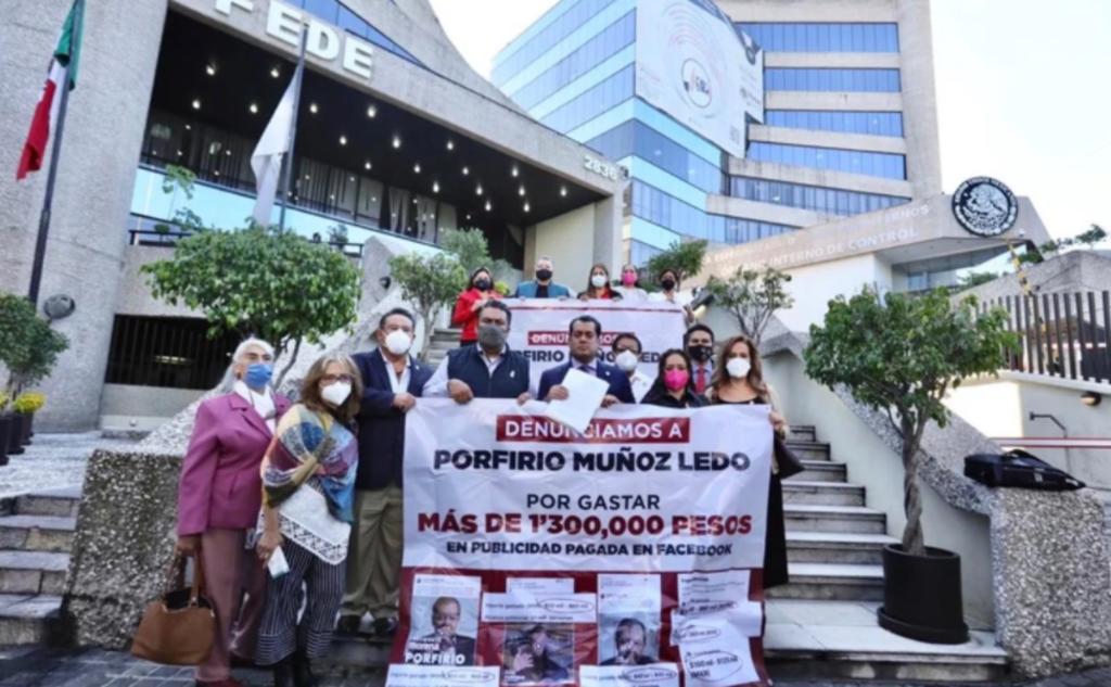 Diputados denuncian a Muñoz Ledo por gastar 1 mdp en Facebook