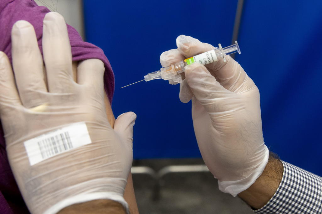 Detalla IMSS sobre robo de dosis de vacunas contra la influenza