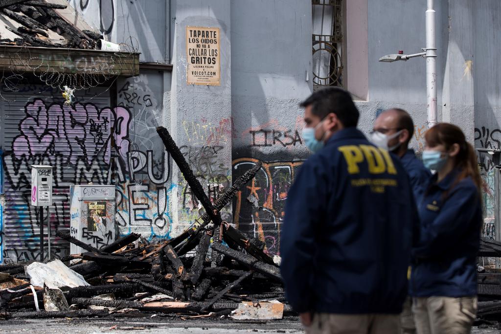 Afirma Piñera que Chile quiere vivir en paz tras noche de extrema violencia