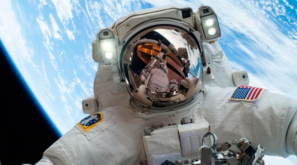 Desarrollan cámara para tomar selfie de llegada a la Luna en el 2024