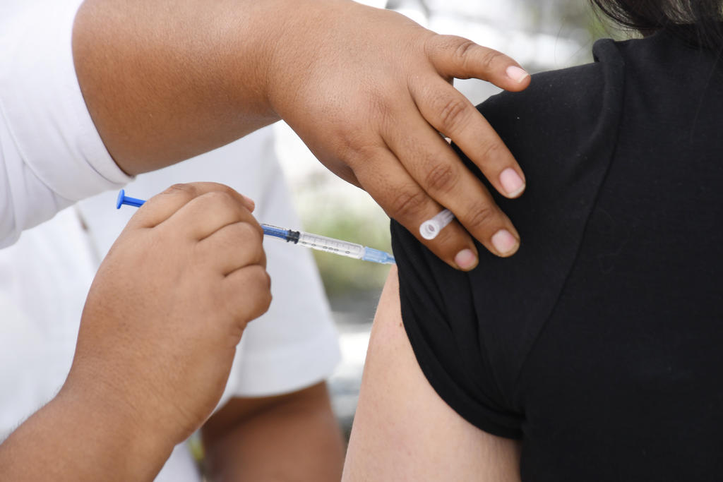 ¿Vacunarse contra la influenza es seguro ante la pandemia de COVID?