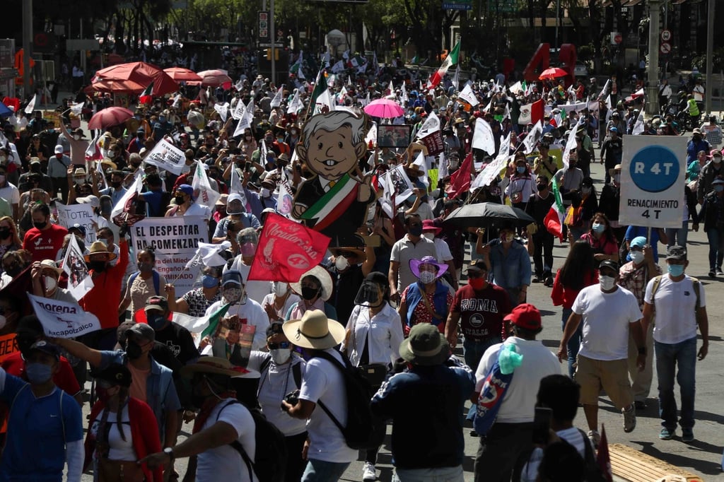 Realizan una marcha a favor de López Obrador