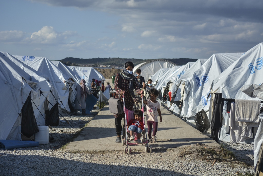 Virus en un campo de refugiados en Grecia; una conjunción atroz