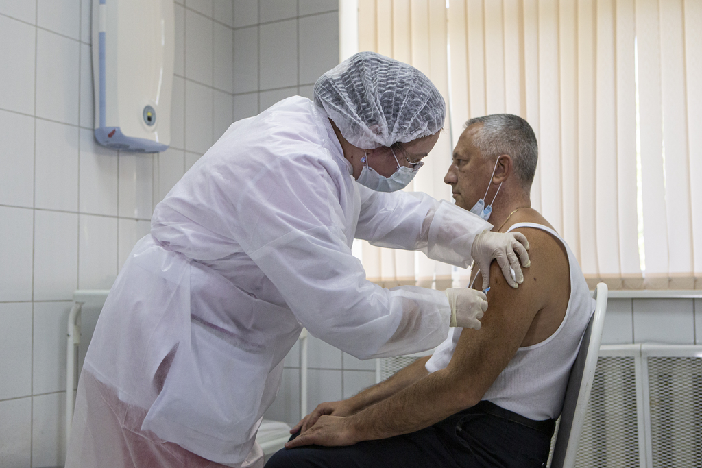 Rusia pide registro acelerado de vacuna