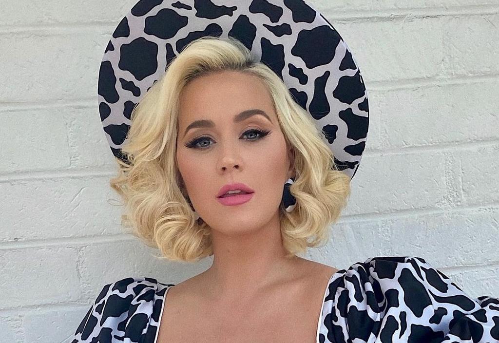 Katy Perry es vista de paseo en Los Ángeles tras dar a luz