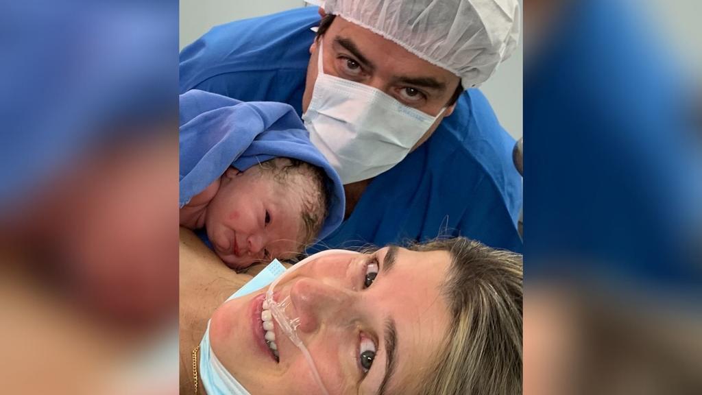 Jorge 'El Burro' Van Rankin presume a su hija recién nacida