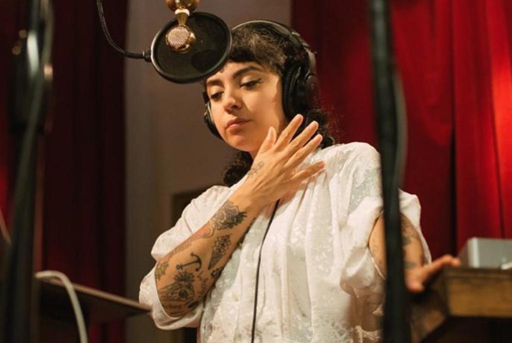 Mon Laferte prepara nuevo disco basado en el folclore mexicano