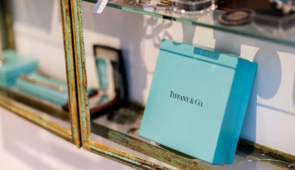 Tiffany acepta oferta de compra de Louis Vuitton