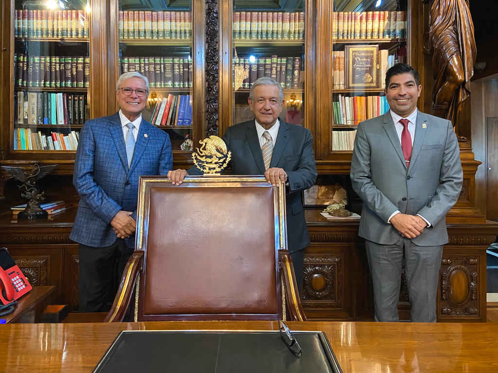 Se reúne López Obrador con Jaime Bonilla y alcalde de Ensenada