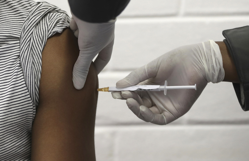 Piden revelar costos de vacunas anti-COVID