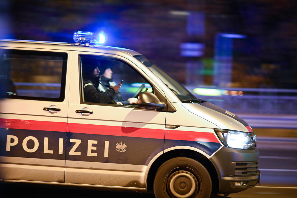 Atentados en Viena dejan al menos dos muertos, uno sería presunto atacante