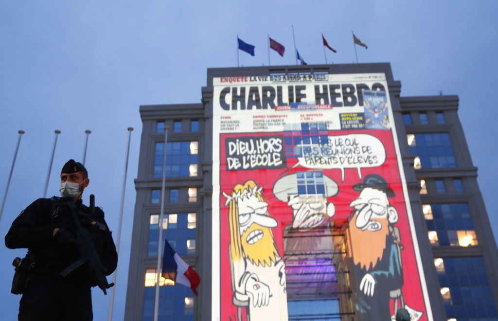 Juicio de Charlie Hebdo se retrasa