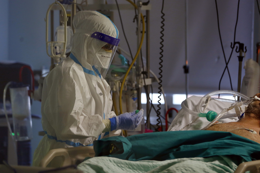 Pandemia impulsa saturación hospitalaria