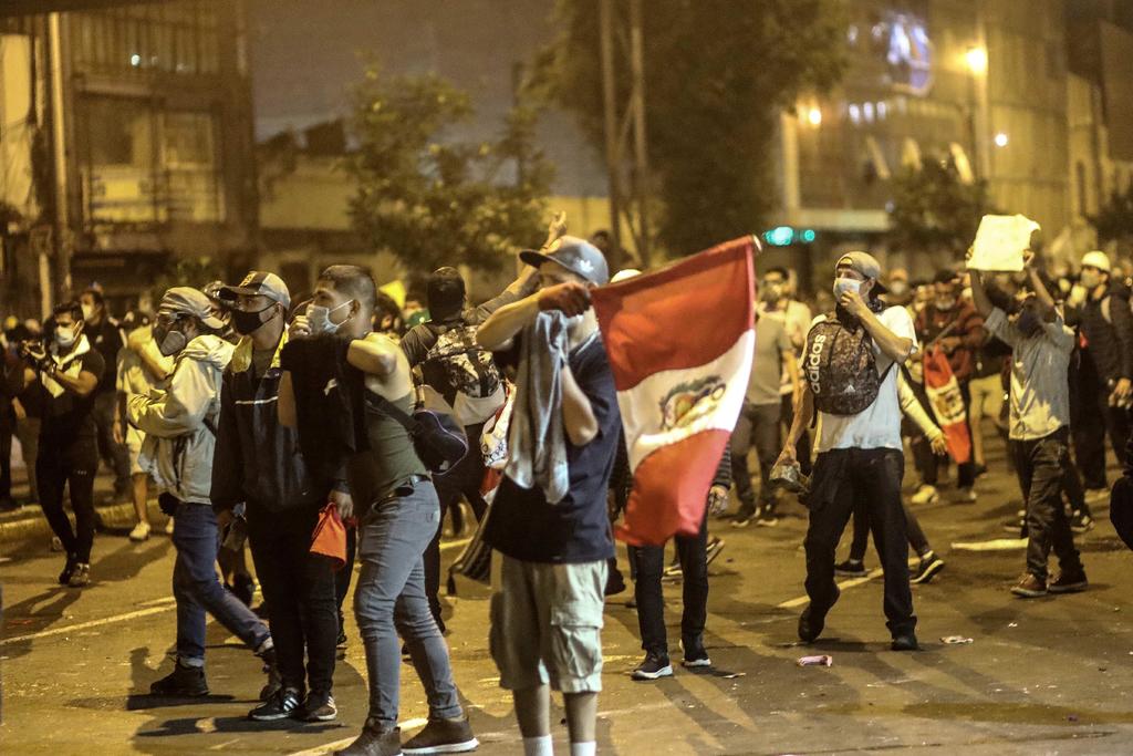 Manifestaciones masivas en Perú por rechazó al nuevo presidente Manuel Merino
