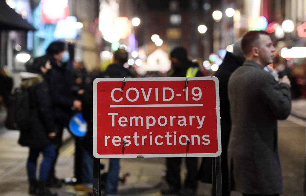 Reino Unido registra su mayor incremento de contagios por COVID-19