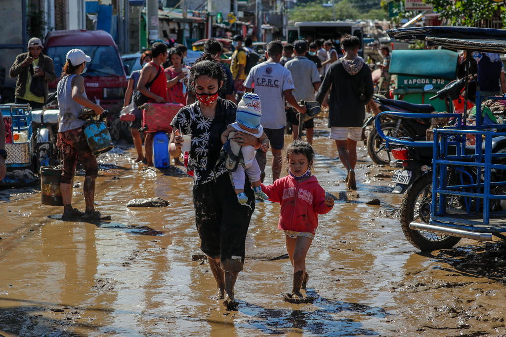 Paso de Tifón 'Vamco' en Filipinas deja al menos 39 muertos