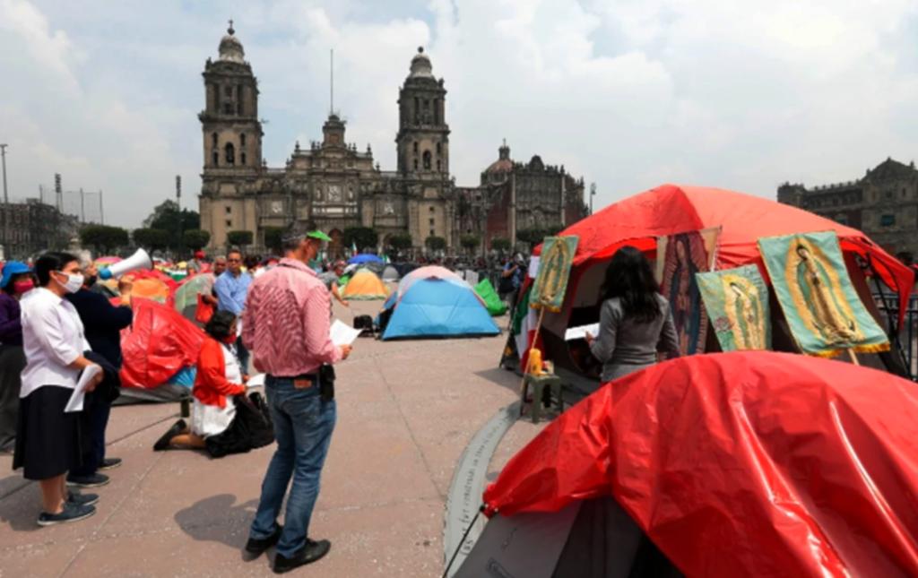 FRENAAA levantará su campamento de manera provisional en el Zócalo