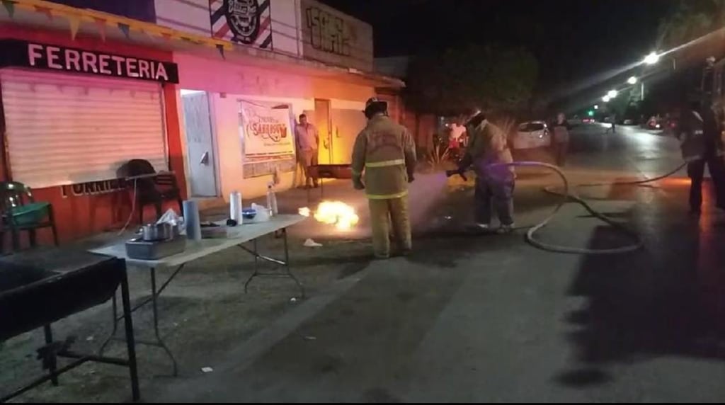 Bomberos sofocan incendio en tanque