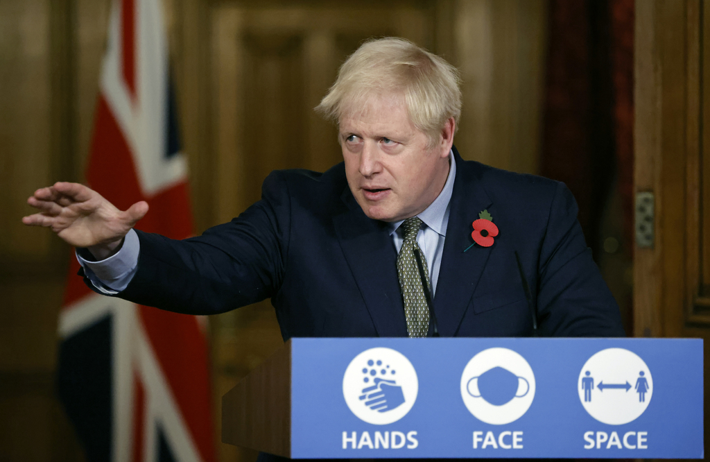 Boris Johnson se vuelve a aislar